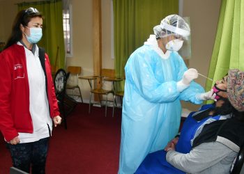 Salud realiza testeo de PCR en la feria de Chillán para detectar posibles casos de coronavirus