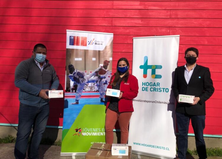 Entregan 900 mascarillas al Hogar de Cristo en Chillán