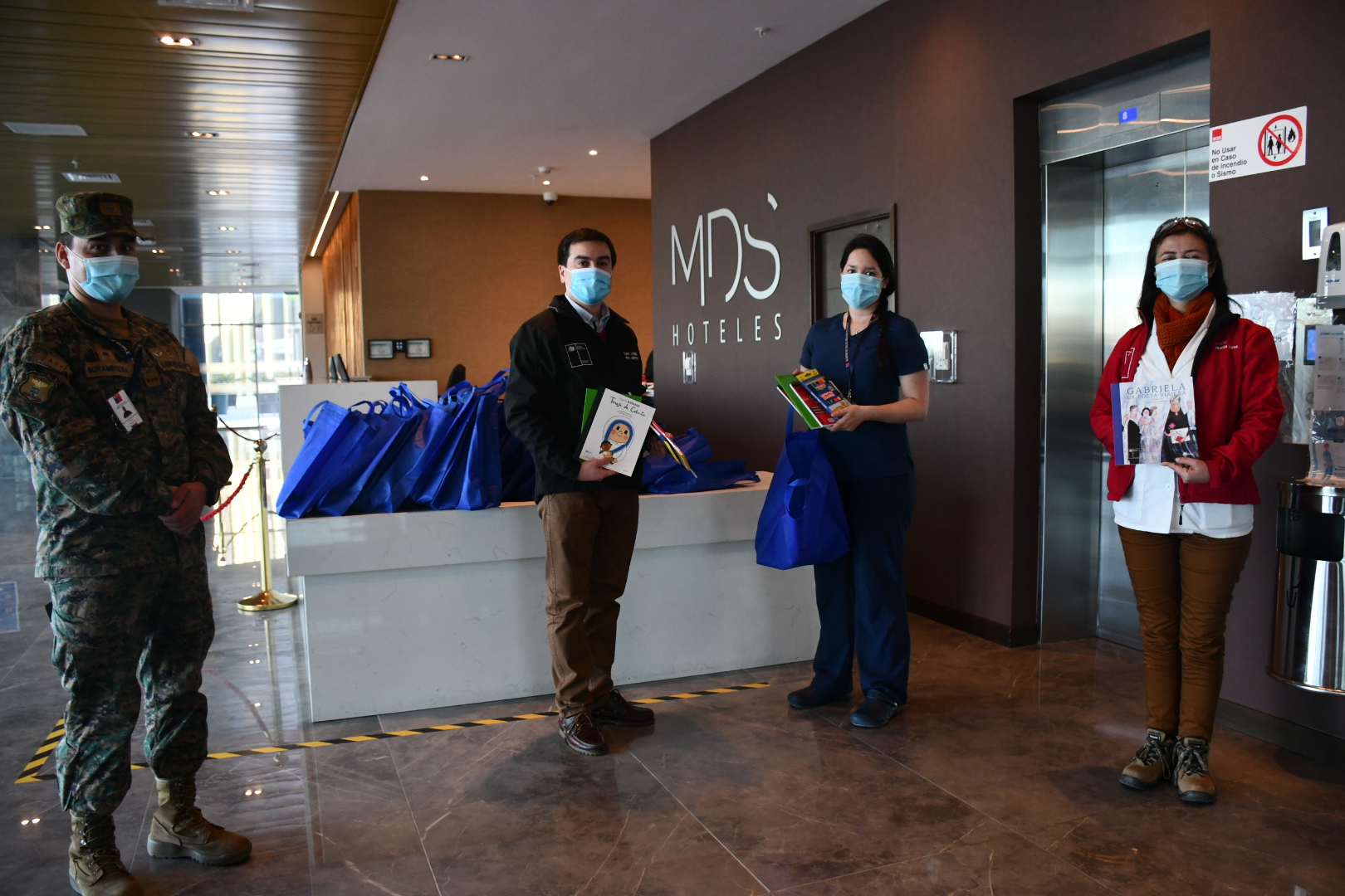 Entregan material educativo didáctico a niños de Residencias Sanitarias