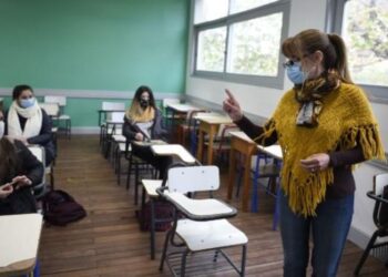 Seremi de Educación Bío Bío dice que retorno a clases podría empezar en agosto con cuartos medios