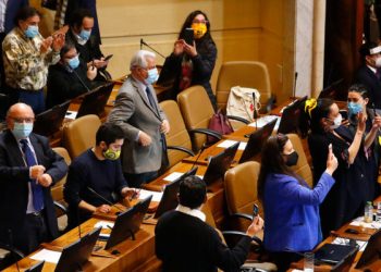 Diputados aprueban retiro del 10% de los fondos de las AFP y proyecto pasa al Senado
