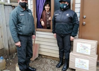 Funcionarios del CDP Quirihue volvieron a entregar cajas con alimentos a familias afectadas por la pandemia