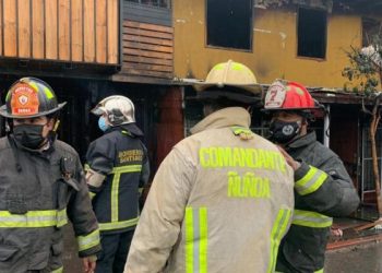 Dos niños mueren en incendio que destruyó departamentos en la comuna de La Florida