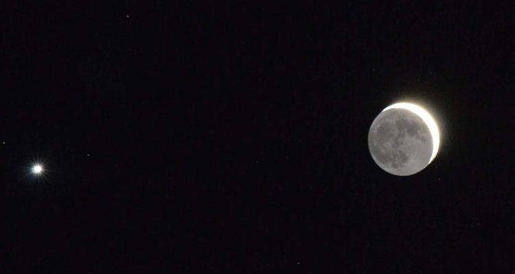 José Maza avisa de hermoso evento astronómico este viernes: la conjunción de la Luna y Venus