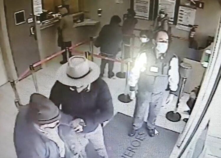 Delincuente se hizo pasar por familiar y le robó toda su pensión a abuelito en Quirihue