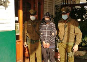 Detienen a joven en San Nicolás portando arma a fogueo y cuchillo