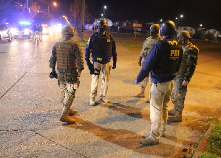 PDI y Ejército realizan operativo de fiscalización por nuevo horario de toque de queda