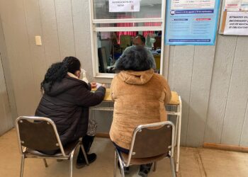 Vecinos de Quirihue son orientados sobre retiro de fondos de pensiones