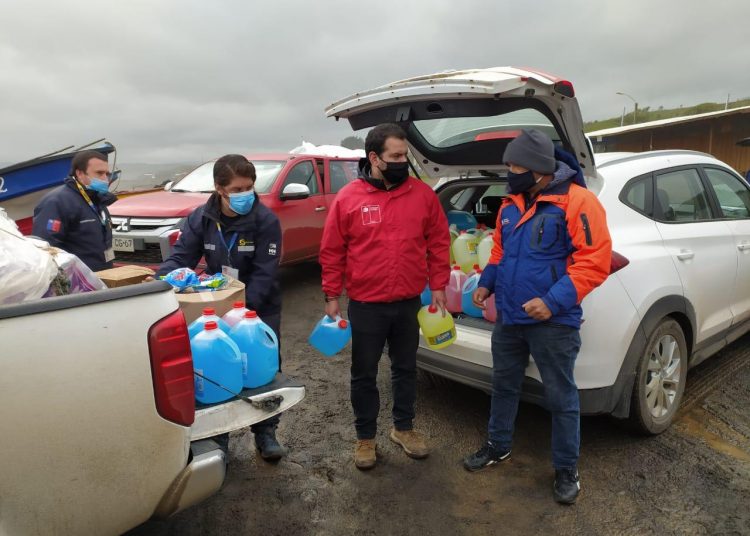 Entregan ayuda a pescadores artesanales del litoral en Ñuble