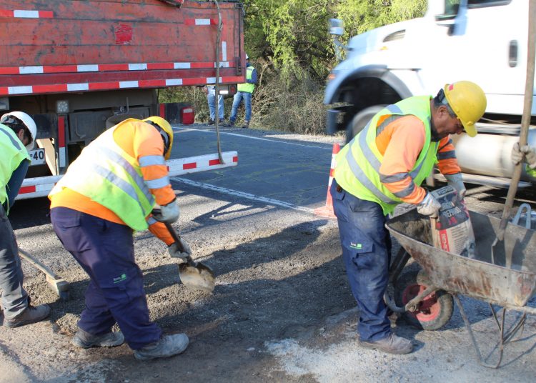 Avanzan obras de bacheo de la ruta N126 Los Conquistadores entre Quirihue y Coelemu en Itata