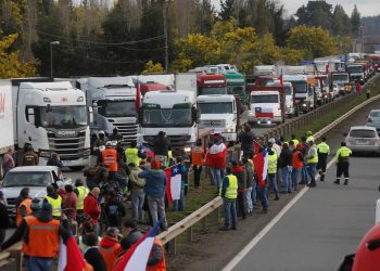 Apoyo económico a víctimas y más inversión policial: el acuerdo del Gobierno con los camioneros