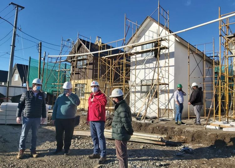 Minvu Ñuble y CChC Chillán acuerdan no paralizar obras de construcción durante la cuarentena