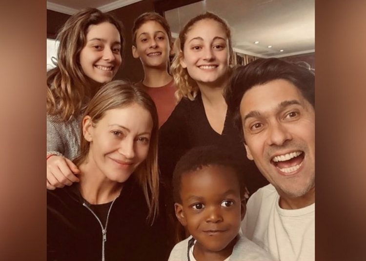 Rafael Araneda y Marcela Vacarezza se convirtieron en padres nuevamente: presentaron a su hijo Benjamín