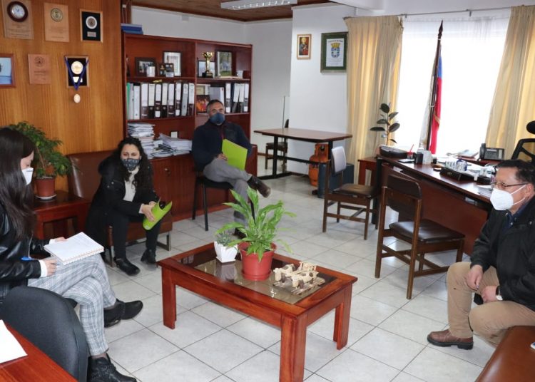 Municipio de Cobquecura coordina con empresarios y comerciantes la reactivación del turismo