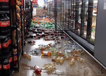 Fuertes sismos de 7.0 y 6.2 sacuden el norte y la zona central: supermercados muestran daños