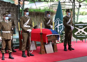Levantan capilla ardiente en escuela de formación policial de Temuco por cabo Eugenio Naín