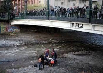 Carabineros por joven en río Mapocho: Si es empujado o cayó solo, lo determinará la investigación