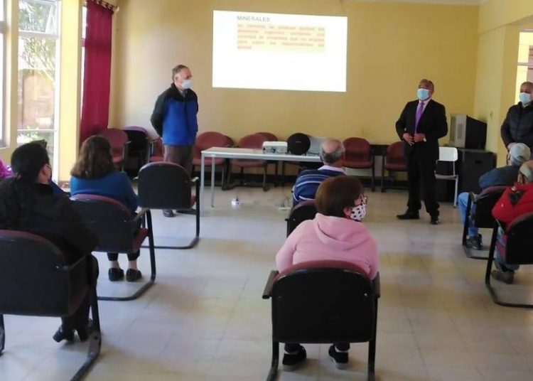 Productores avícolas de Quirihue son capacitados por Prodesal