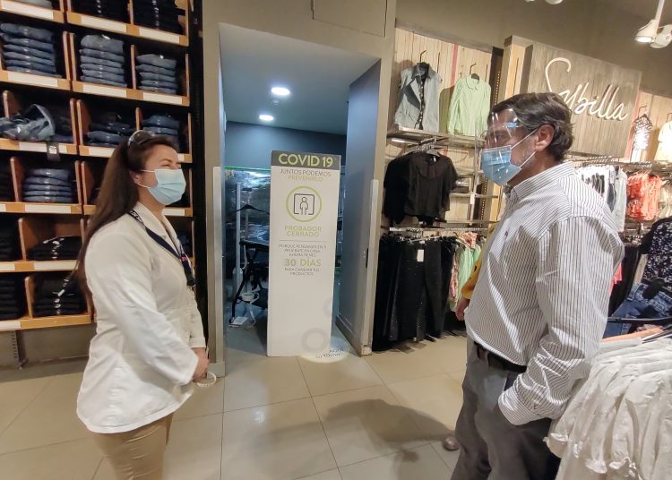 Seremi de Salud inicia sumario a tienda de retail y restaurante en Chillán 