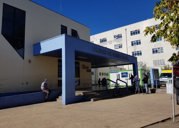 Video muestra cuando golpean a personal del Hospital de Chillán: autoridades presentaron querella