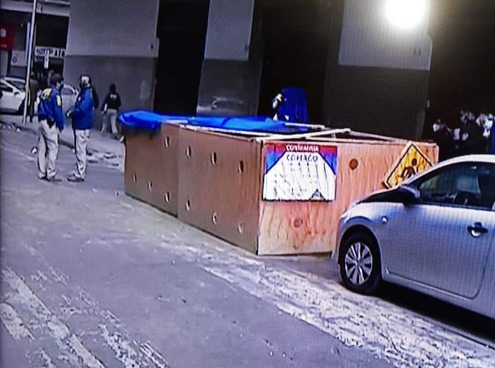 Encuentran cuerpo calcinado en plena vía pública en el centro de Santiago