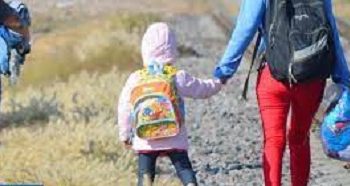 Denuncian arriendo de niñas y niños por hasta 25 mil pesos diarios para pedir limosna en Concepción