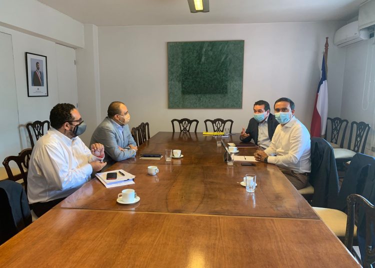 Seremi de Educación de Ñuble abogó por trasporte escolar en reunión con Ministro