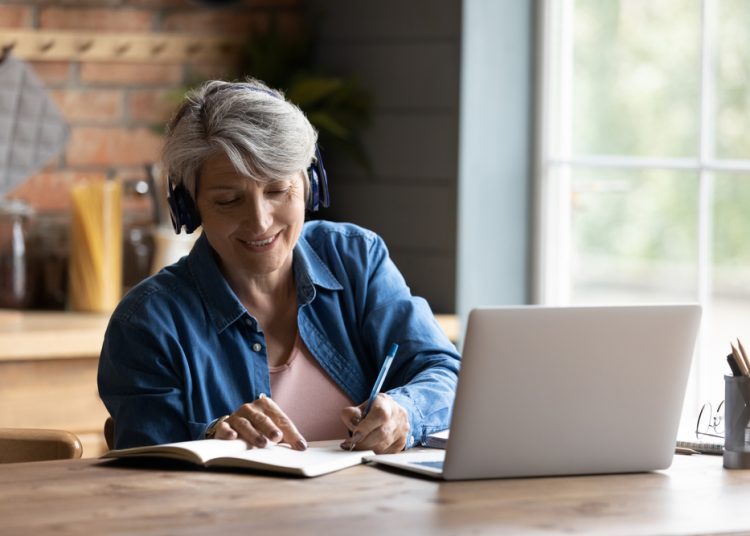 CGE impulsa el desarrollo de las mujeres jefas de hogar y comienza nuevos cursos de capacitación