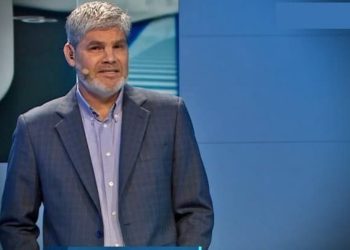 Periodista Juan Cristóbal Guarello sufre encerrona cuando ingresaba a la Costanera Norte