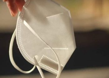 Minsal aclara que empleadores no podrán exigir uso de mascarilla en el trabajo