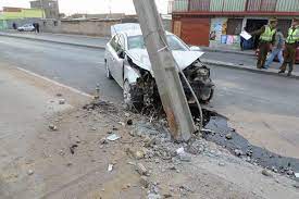 CGE: Choques a postes se incrementan casi 10% en primer semestre afectando a un millón de clientes