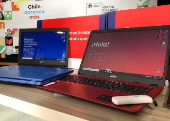 Estuvieron 7 años en bodega: Junaeb da de baja 3 mil computadores que no se entregaron a estudiantes