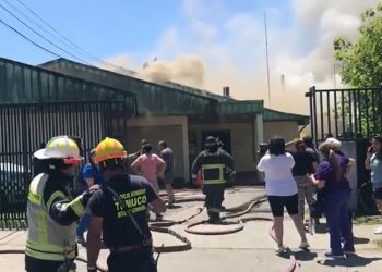 Incendio afecta Cesfam Pueblo Nuevo en Temuco