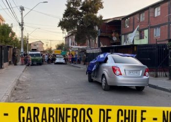 Reportan dos fallecidos dentro de vehículo en San Bernardo: vecinos escucharon cerca de 20 disparos