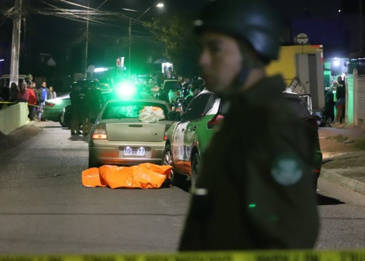 Familia de joven abatido por carabineros denuncia que le dispararon 7 veces en la cara