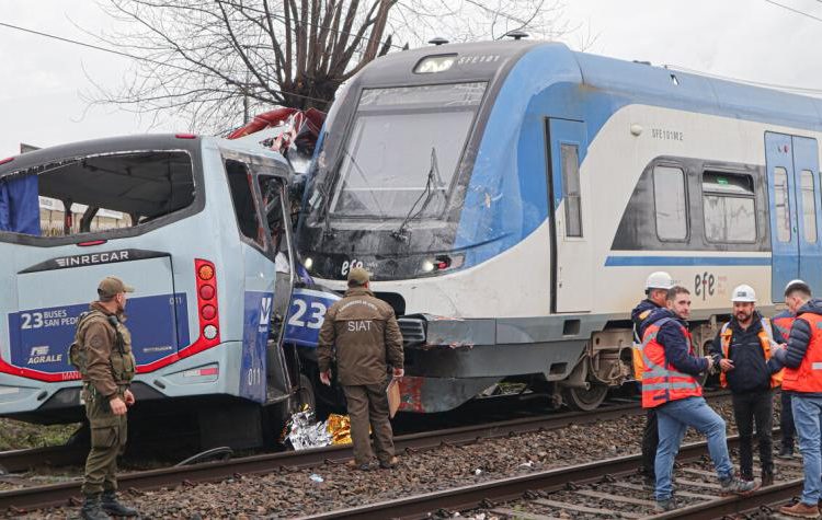 Actualizan estado de sobrevivientes de accidente en San Pedro de la Paz: 4 están graves