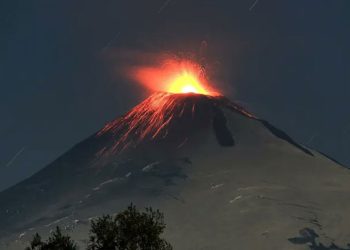 SERNAGEOMIN mantiene alerta naranja en Volcán Villarrica