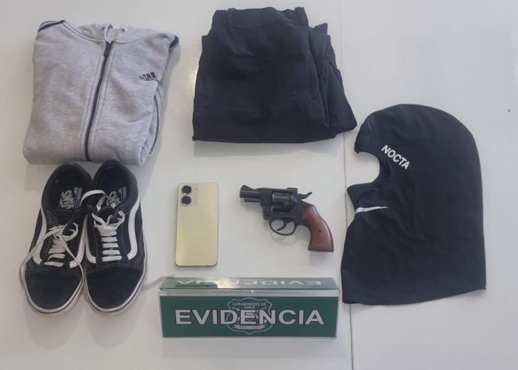 Carabineros de la SIP de San Carlos detuvo a adolescente implicado en asalto