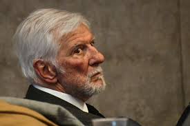 Torrealba niega haber reconocido delitos y arremete contra la prensa tras salir de prisión preventiva