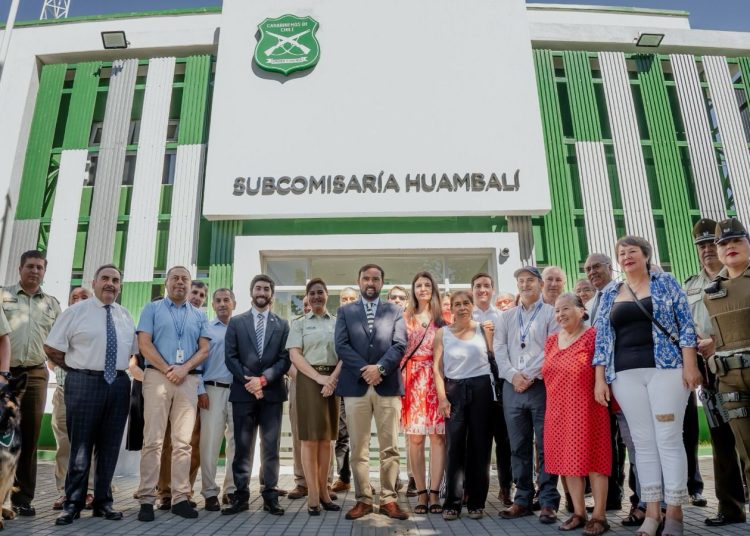 Carabineros analiza en nueva Subcomisaría Huambalí ejecución de intervención en sector comercial de Chillán