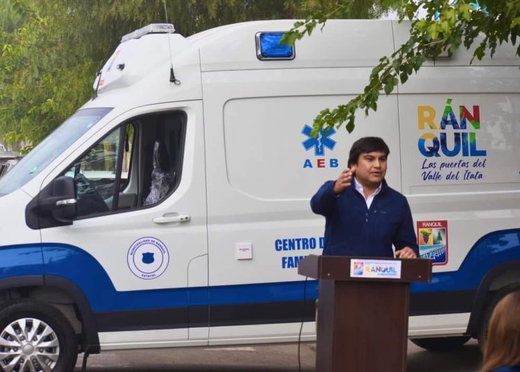 Ránquil inaugura nueva ambulancia con moderna tecnología