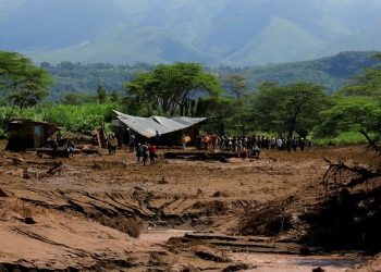 Al menos 45 personas muertas deja colapso de represa tras torrenciales lluvias en Kenia