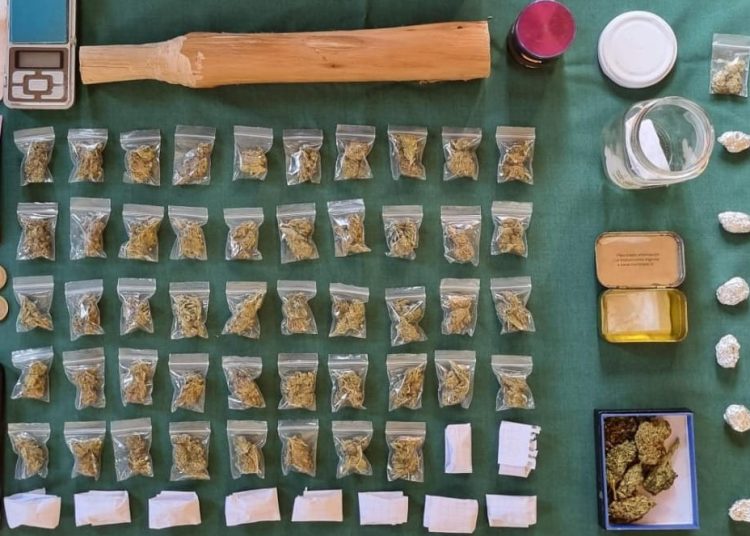 2 menores de edad son detenidos por microtráfico de droga en San Nicolás