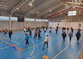 Taller deportivo para adultos mayores se realiza en Quirihue