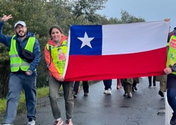 Caminata de madre de Tomás Ross llega a Temuco: han reunido 50% del monto total para tratamiento