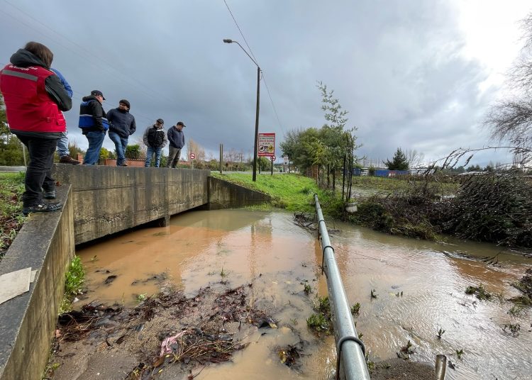 Municipio de Ránquil realiza trabajos en caminos afectados por lluvias intensas