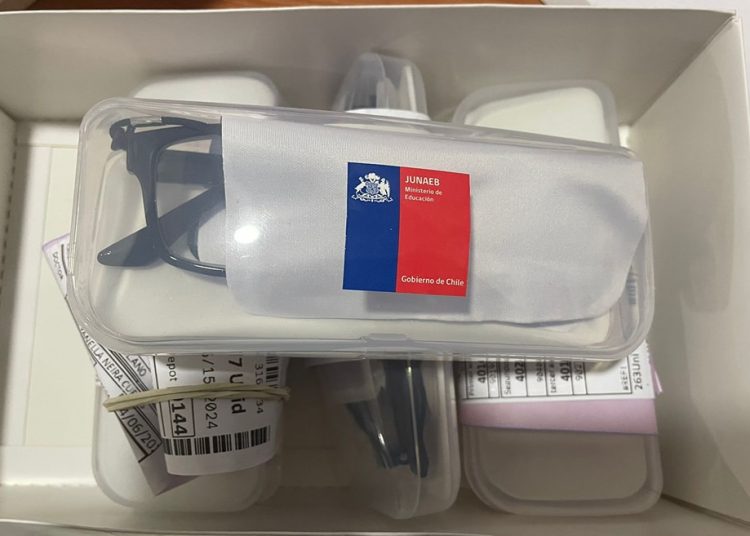JUNAEB entregó 72 lentes ópticos para alumnos y alumnas de Quirihue