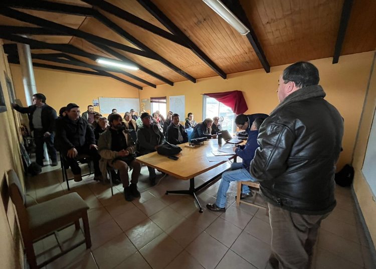 Alcalde de Cobquecura se reúne con representantes de Prodesal para evaluar trabajo desarrollado