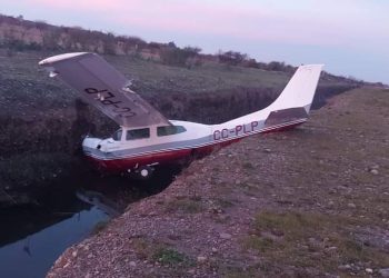 Piloto de avioneta salvó milagrosamente con vida tras aterrizaje forzoso en Aeródromo de Chillán