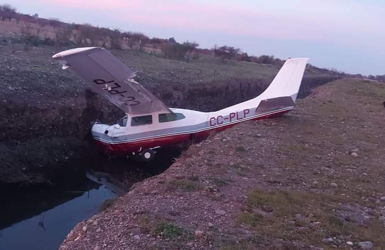 Piloto de avioneta salvó milagrosamente con vida tras aterrizaje forzoso en Aeródromo de Chillán
